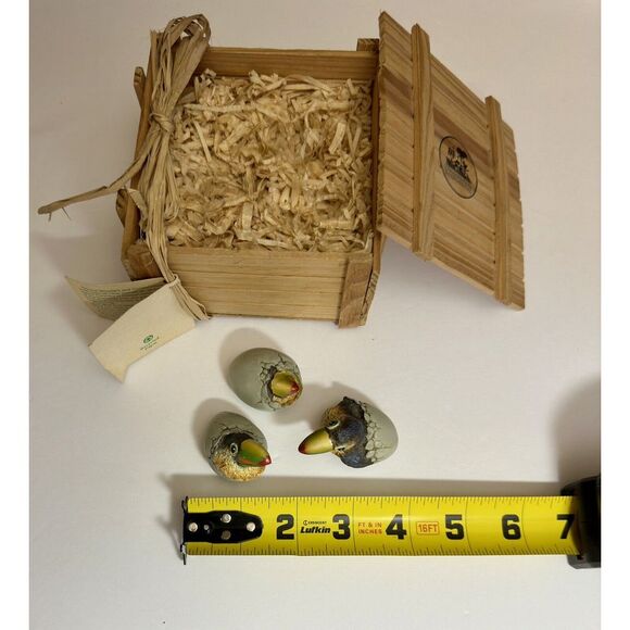 Natural Wonders Hatching Toucans Hand painted Figurine in Crate Japan Signed HF - Picture 5 of 5